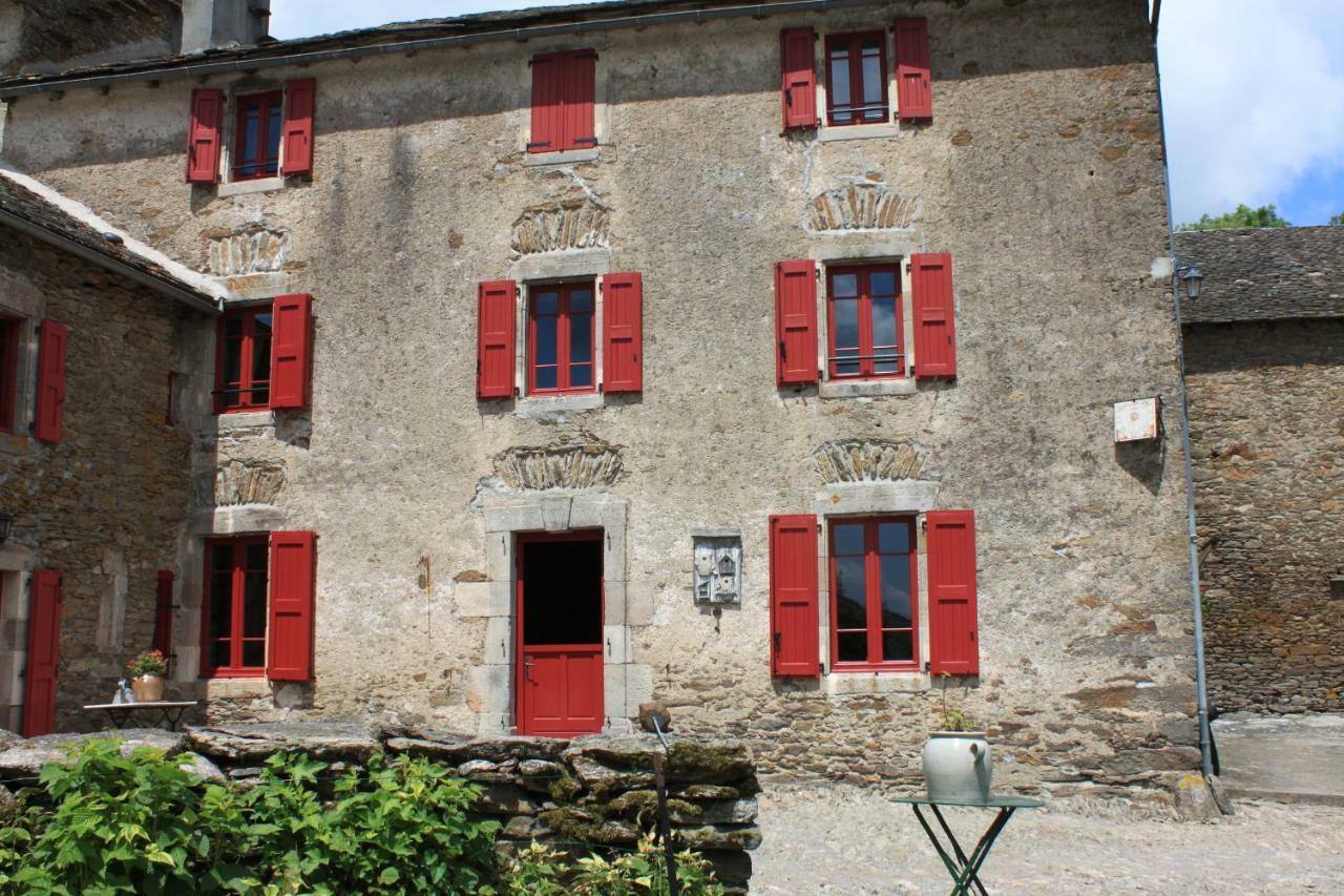 Le Mas Bertrand Bed & Breakfast Villefranche-de-Panat Exterior photo